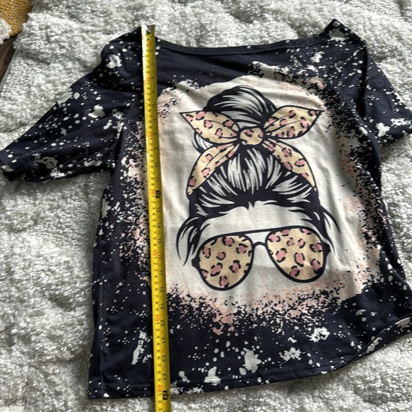 CUTE GRAPHIC TEE! - Picture 4 of 4